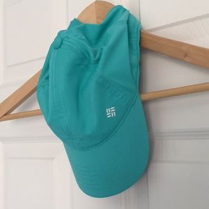 NWOT Columbia Hat